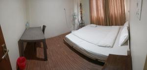 Hotel Down To Earth