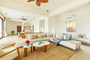 SaffronStays Aurum Villa, Moringa Valley - 3BR hilltop villa with Aravalli views, bonfire & trails near Lake Pichola