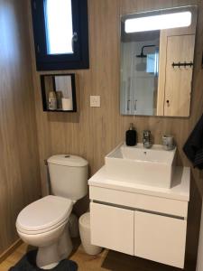 Maisons de vacances Les Suites d'Alienor-Suite Mimosa : photos des chambres