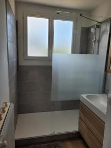 Sejours chez l'habitant Maison jardin 4 chambres Parking Gratuit : photos des chambres
