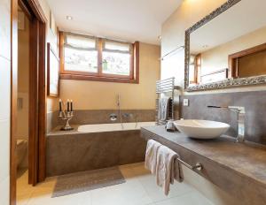 Bentleys House MOUNTAIN Residence