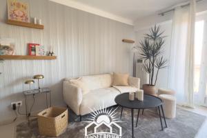 LE ROSSINI Antibes Center AirCo Parking for 4 By Sunset