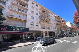 Appartements LE ROSSINI Antibes Center AirCo Parking for 4 By Sunset : photos des chambres