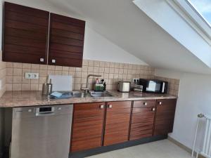 Ruhige 1-Zimmer Einliegerwohnung mit Küche und Bad in Großburgwedel