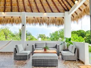 Casa Solaje - Modern Costal house 5 min from Zica