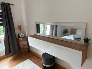 Maisons de vacances Maison de ville avec jardin clos 4 Pers : photos des chambres