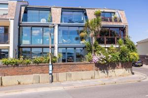 Candle Island View - Superb Harbour Views from Three Floors