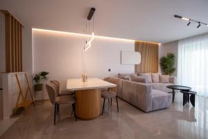 Petrino Compex III, Pefkohori by Halkidiki Villas