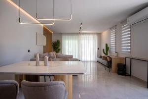 Petrino Compex III, Pefkohori by Halkidiki Villas