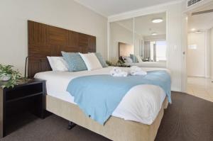 Manly Beachfront Retreat with Harbour Views