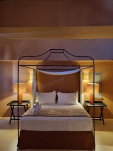 Terra Verde Oia by K&K