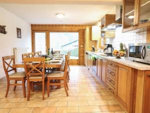 Demi-chalet 5 pièces, 10 pers, terrasse, sauna, parking - FR-1-676-22