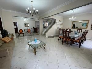 Real Apartments 510 - Cobertura duplex de 5 quartos quadra da Praia de Copacabana