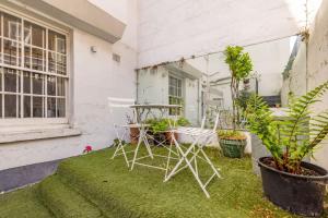 The Paddington Flat - Modern 2BDR with Patio