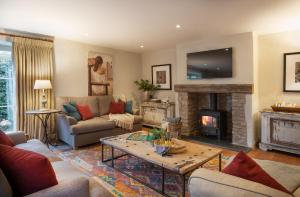 Jacks Barn and Deerleap