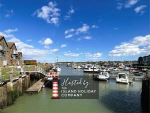 North Quay - Pet friendly Luxury Townhouse overlooking Bembridge Harbour