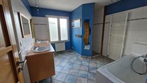 Villa - 8 people - 4 bedrooms - Swimming pool