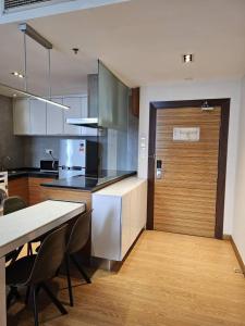 Deluxe Family, Dua Sentral