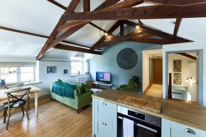 Spacious 2 Bedroom Coach House in Cley Norfolk