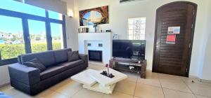 Agia Thekla bungalow with pool