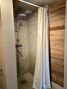 Snickarboden - Cozy farmstay near forest & lake