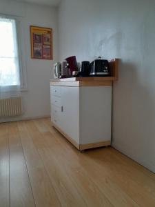 Appartements BEZIERS, Chez Chrystel et Pierre, Proche hopital et commodites 2 chambres, appartement cosy dans residence, place de parking privee, 10mn de la mer en voiture : photos des chambres