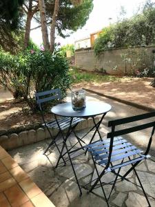 Appartements BEZIERS, Chez Chrystel et Pierre, Proche hopital et commodites 2 chambres, appartement cosy dans residence, place de parking privee, 10mn de la mer en voiture : photos des chambres