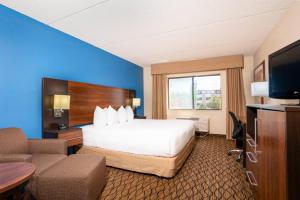 Standard King Room room in Holiday Inn Express Grand Canyon an IHG Hotel