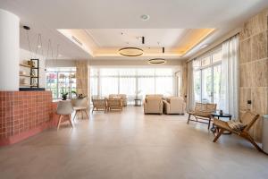 Time to Smile Saline