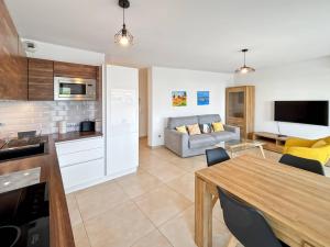 CAM103 - Beau 2 pièces avec terrasse