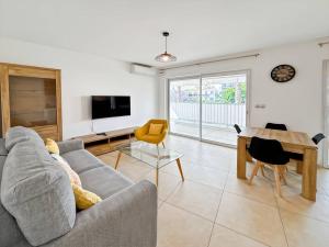 CAM103 - Beau 2 pièces avec terrasse