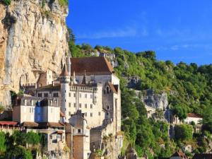 Maisons de vacances Holiday Home in Lacapelle near Castle : photos des chambres