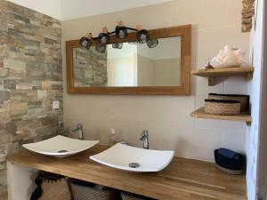 Maisons de vacances House with garden and pool near Montpellier : photos des chambres