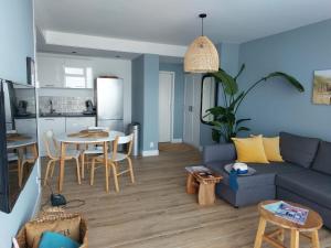 Bennys Beach House 2