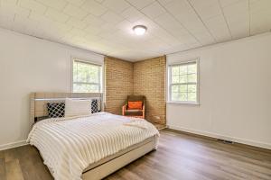 Near Hospitals Charming Home with Yard in Charlotte