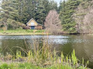 Lécrin ardéchois - Calme, forêt, lac privé