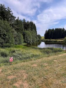 Maisons de vacances L-ecrin ardechois - Calme, foret, lac prive : photos des chambres