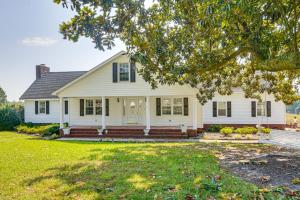 78-Acre Retreat Near Campbell U: Fish, Play, Relax