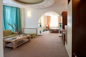 Suite with Terrace room in Roberto Hotel