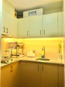 Uptown Parksuites BGC with Balcony