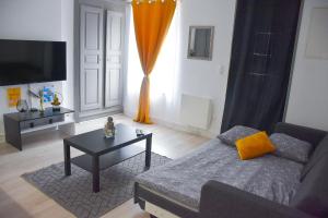 Appartements Spacieux F2 - Louvroil - Proche Belgique : photos des chambres