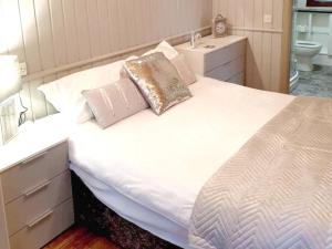 Willow Lodge 13 Hot Tub