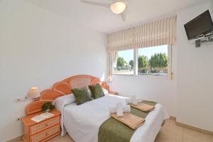 Eclari by Aguilarent