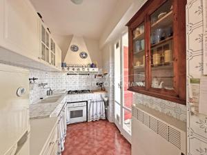 142 - VILLA BLU a Marcelli - villa quadrilocale a Marcelli con ampio giardino , aria condizionata e wifi - SPIAGGIA inclusa nel prezzo