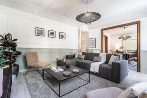 Zambrano - 4 bedrooms and office in Trafalgar