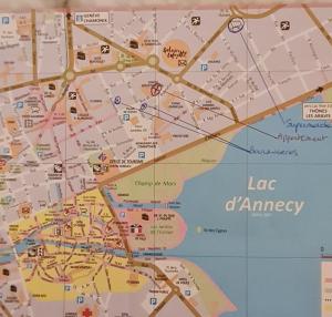 Appartements T2, balcon, centre et lac, garage, 73m2, calme chic : photos des chambres