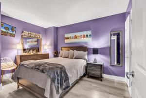 Escape the Cold with Indoor Hot Tub - Heated Pool - Lazy Rivers - King Bed - Gym