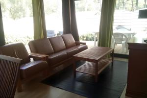 Maisons de vacances Maison, Piscine sous les pins : photos des chambres