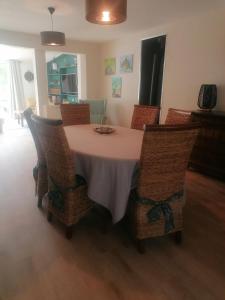 Maisons de vacances Maison champetre a Gavray-sur-Sienne avec jardin cloture : photos des chambres