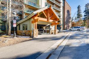 Ski In and Out, Luxury, 1 Blk to Main, Pool, Hot Tub, Sauna